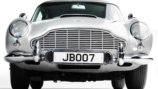 Splendida, rarissima, inimitabile: la Aston Martin DB5 usata nei film di 007