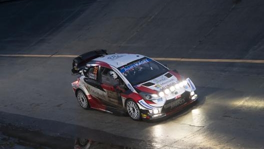 Elfyn Evans (Toyota) sulla vecchia sopraelevata di Monza nel 2020