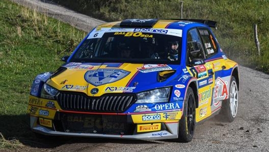 La Skoda Fabia R5 guidata da Ciuffi e navigata da Gonella durante il Cir 2021