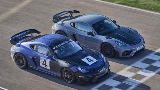 Le nuove Porsche 718 Cayman GT4 e la sorella per le competizioni Clubsport