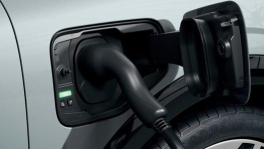 Il mese di ottobre 2021 si preannuncia come da record nelle vendite di auto elettriche e ibride plug-in