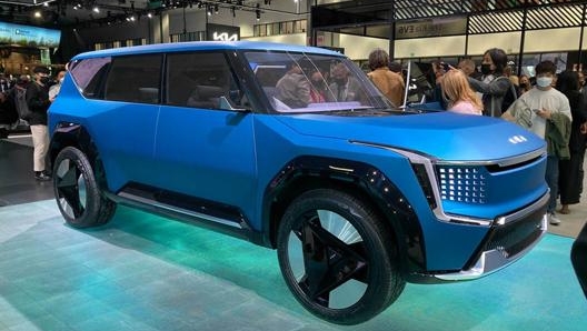 Aspetto squadrato per il nuovo concept Suv EV9