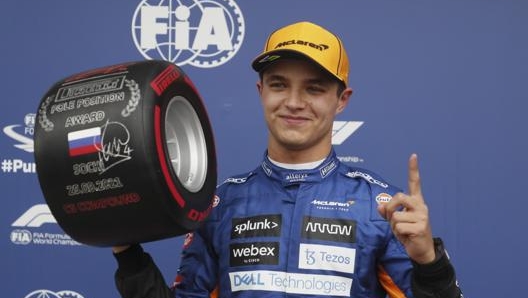 Lando Norris dopo la pole a Sochi. Epa