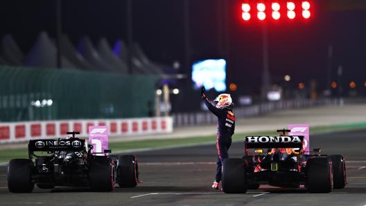 Verstappen in pista  dopo la qualifica. Getty