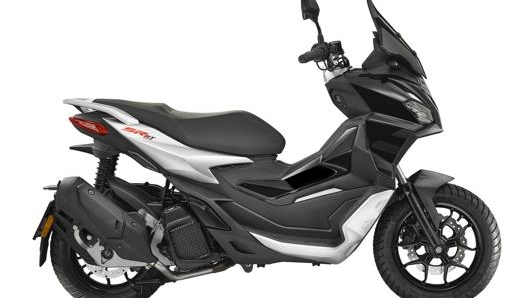 Aprilia SR GT 125 nella colorazione Aprilia Black