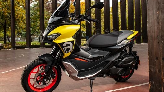 Aprilia SR GT 200 Sport in configurazione Street Gold