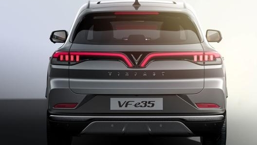 Il VF e35, che va ad inserirsi nel segmento  D dei Suv di medie dimensioni, è lungo 4,75 metri e ha  un passo di 2,95 metri