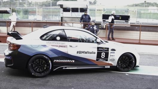 La M2 CS Racing di Gazzetta in pit lane poco prima dell’ingresso in pista