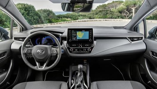 Gli interni di Toyota Corolla Hybrid