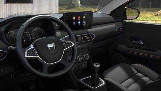 Gli interni con il sistema di infotainment centrale