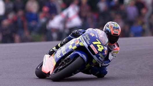 Daijiro Kato in sella alla Honda duemmezzo, a Donington 2001