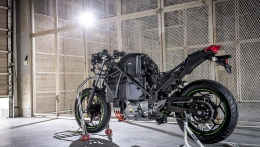 Il prototipo di moto elettrica di Kawasaki