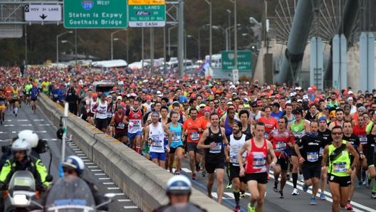 Folla di partecipanti alla Maratona di Ny. Epa