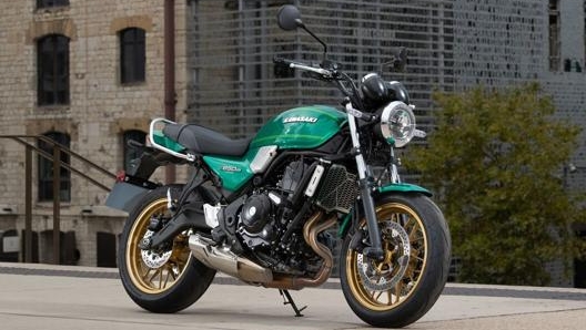 Come per la Z900RS, anche in questo caso ad Akashi hanno attinto a piene mani al proprio heritage