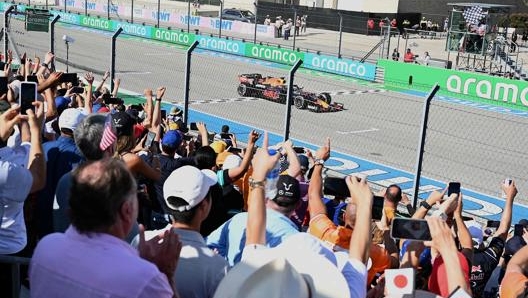 Max Verstappen taglia vittorioso il traguardo di Austin. Afp