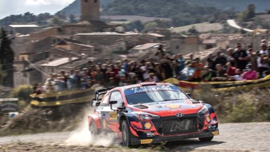 Lo spagnolo Dani Sordo nel rally di “casa” su Hyundai