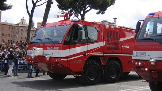 Un Superdragon X8 italiano sfila a Roma durante la tradizionale parata del 2 giugno