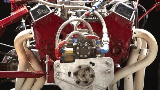 Gli oltre 500 Cv, erogati dal V8 da 5.700 cc, consentivano alla Widowmaker di “chiudere” il quarto di miglio in meno di 9 secondi