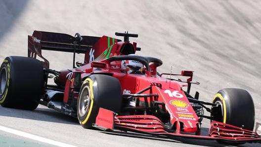 Charles Leclerc in azione in Brasile. Epa