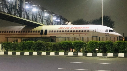 L’Airbus A320 bloccato in autostrada