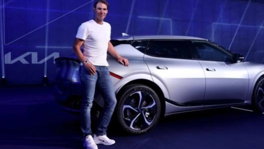 Rafael Nadal con la sua Kia EV6 personalizzata