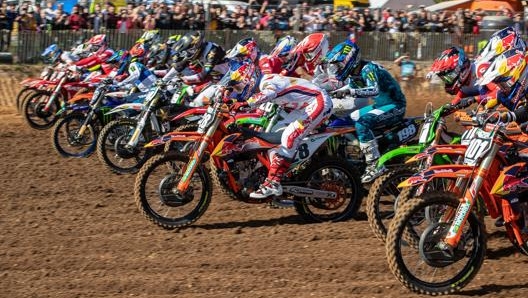 Tom Vialle (Ktm) durante la partenza del GP della Francia. Foto: Ray Archer/Ktm Media