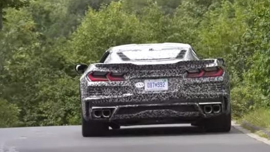 Il retro della Chevrolet Corvette C8 Ibrida