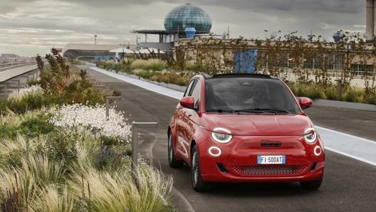 Fiat 500 (Red) con motore elettrico da 95 o 118 cavalli