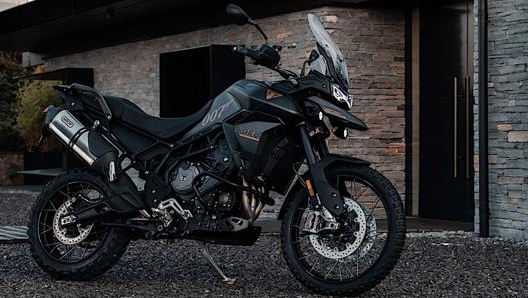 La Triumph Tiger 900 Bond Edition