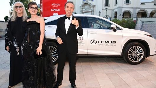 Jane Campion, Nicoletta Braschi e Roberto Benigni arrivano sul red carpet di Venezia. Getty