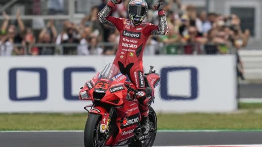 Bagnaia festeggia la vittoria. Ap