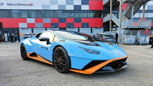 Una delle Lamborghini Huracan STO protagoniste degli hot laps in pista. Foto scattata con Oppo Reno 6 Pro 5G