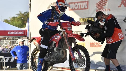 Il capitano della nazionale Thomas Oldrati (Honda 450 4T) alla partenza dal paddock di Rivanazzano Terme (PV)