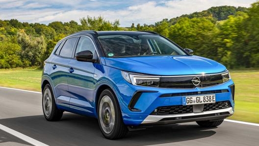 Il nuovo frontale è la modifica più evidente al design del Suv Opel Grandland