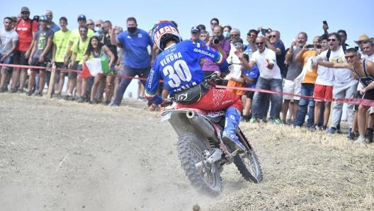 Le moto da enduro potranno montare una targa sostitutiva all’originale durante le competizioni. In foto Andrea Verona (Gas Gas) alla Six Days 2021