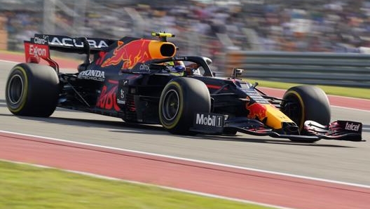 Sergio Perez in azione con la Red Bull. Epa