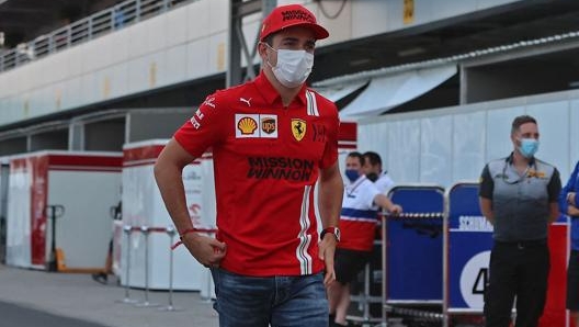 Charles Leclerc nel paddock di Losail. Afp