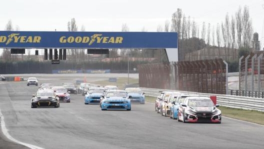 La partenza di gara-1 ad Adria, penultimo round del Fia Wtcr 2021