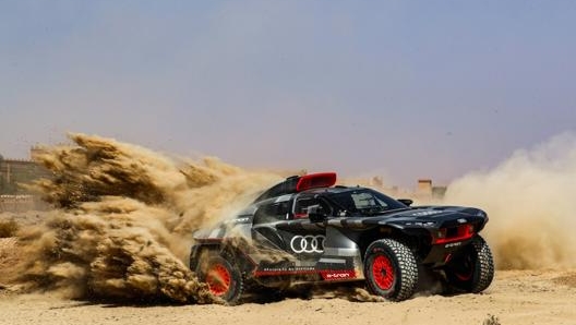 La nuovissima Audi RS Q e-tron elettrica che utilizzerà nel 2022 Peterhansel