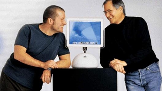 Jonathan Ive e Steve Jobs presentano la seconda generazione del Mac