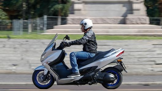 Finiture di livello per il Suzuki Burgman 400 my 2022