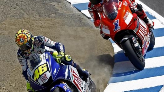 Valentino su Casey al Cavatappi di Laguna Seca nel 2008. Ap