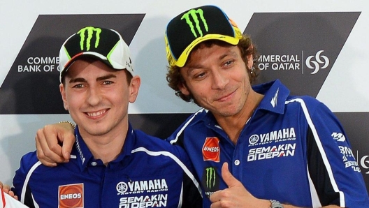 Da sinistra Jorge Lorenzo e Valentino Rossi. Epa