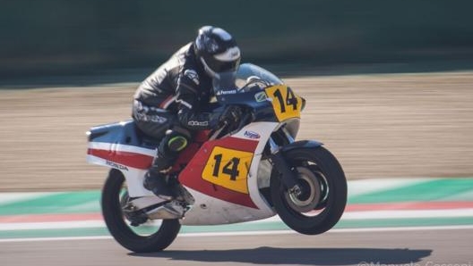 In pista ad Imola, per la 200 Miglia Revival, moto e piloti e di tutte le epoche. Cecconi