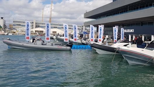 I gommoni motorizzati Suzuki per le prove in mare