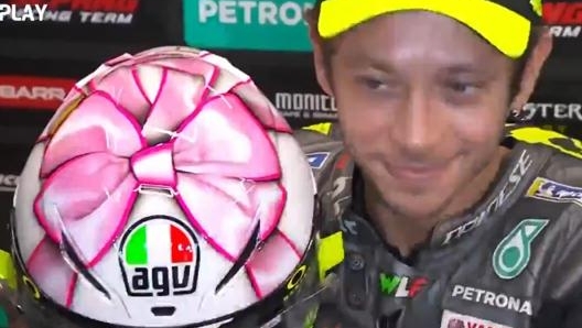 Rossi con il nuovo casco