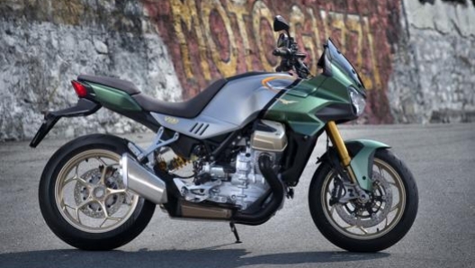 Eccola, finalmente: la nuova Moto Guzzi V100 Mandello verr prodotta in (almeno) due versioni.