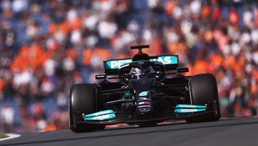 Lewis Hamilton in azione a Zandvoort. Getty