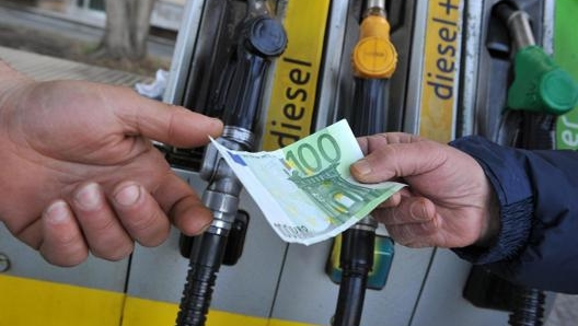 Se i possessori di auto a benzina o Diesel guardano con preoccupazione il trend rialzista, Non va meglio a chi ha un’auto a gas: in alcuni casi, il prezzo del metano è raddoppiato