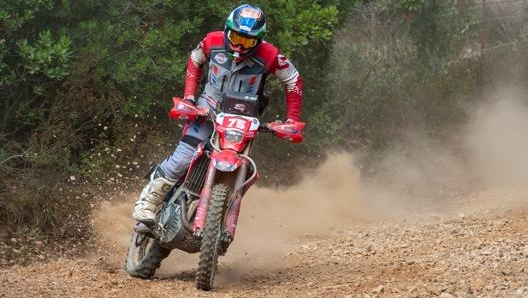 Alex Salvini  con la sua Honda Crf 450 Rx impegnato in un traverso